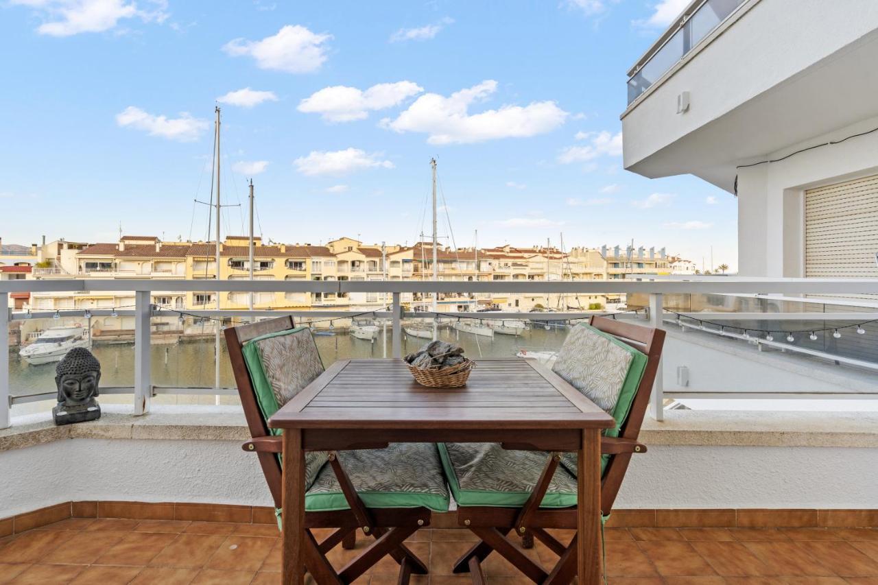 Welcs Apartamento 055 Emp Con Terraza Y Vistas Al Canal Empuriabrava Exterior foto